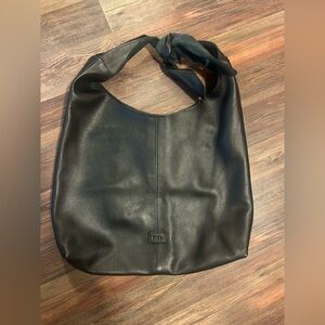 Risa Vancouver Black Leather Bag